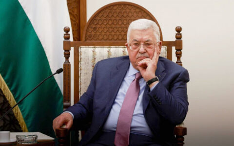 القيادة الفلسطينية تزيد من انفصالها عن الواقع