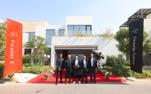 فاراداي فيوتشر تستضيف حفل تسليم «FX Super One» لأسطورة كرة القدم أندريس إنييستا في دبي؛ وانطلاق مرحلة تسليم المنتجات وتحقيق الإيرادات في الشرق الأوسط