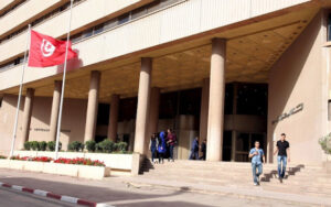 شعار “ارحل” يطارد الغنوشي من مسجد إلى آخر بضواحي العاصمة تونس